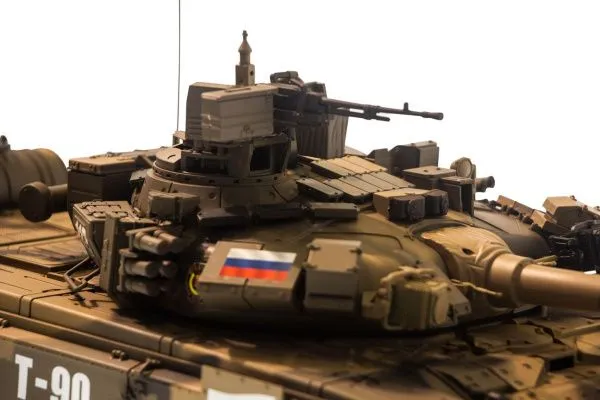 Радиоуправляемый танк Heng Long Т-90 V7.0 масштаб 1:16 RTR 2.4G - 3938-1 V7.0